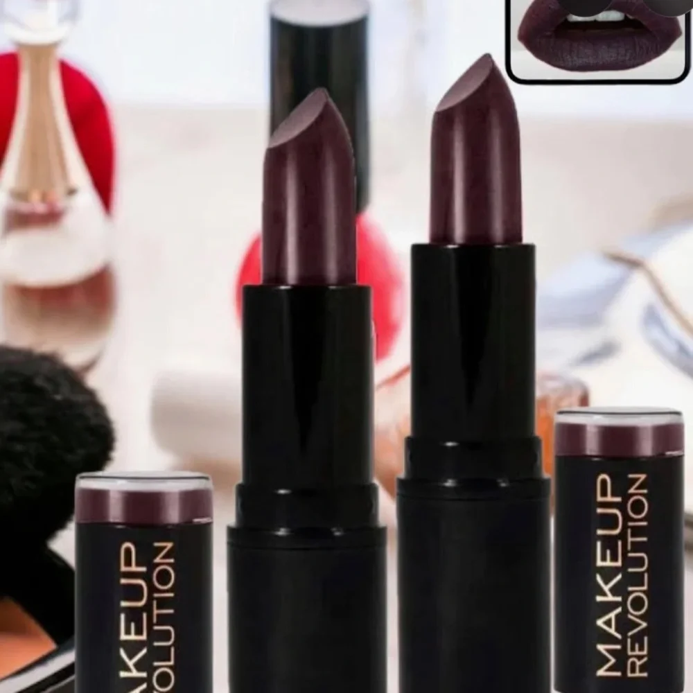 5 for 25⚡️Makeup Revolution Lipstick 100% Vamp Deep Burgundy Plum 3.2g